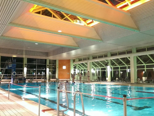 恒溫泳池,如何實現節能高效模式?